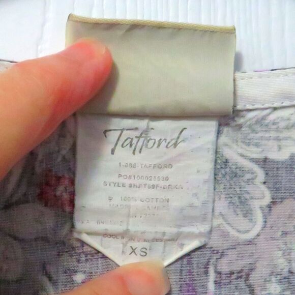 Tafford Black V-Neck Medical Scrub Top Women Sz XS Big Pockets  Floral Pattern - Picture 2 of 8